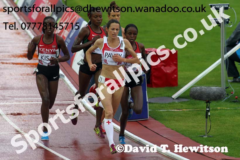 Jo Pavey (England) leads the womens 5000 metres at the Commonwealth Games, Glasgow. Photo: David T. Hewitson/Sports for All Pics